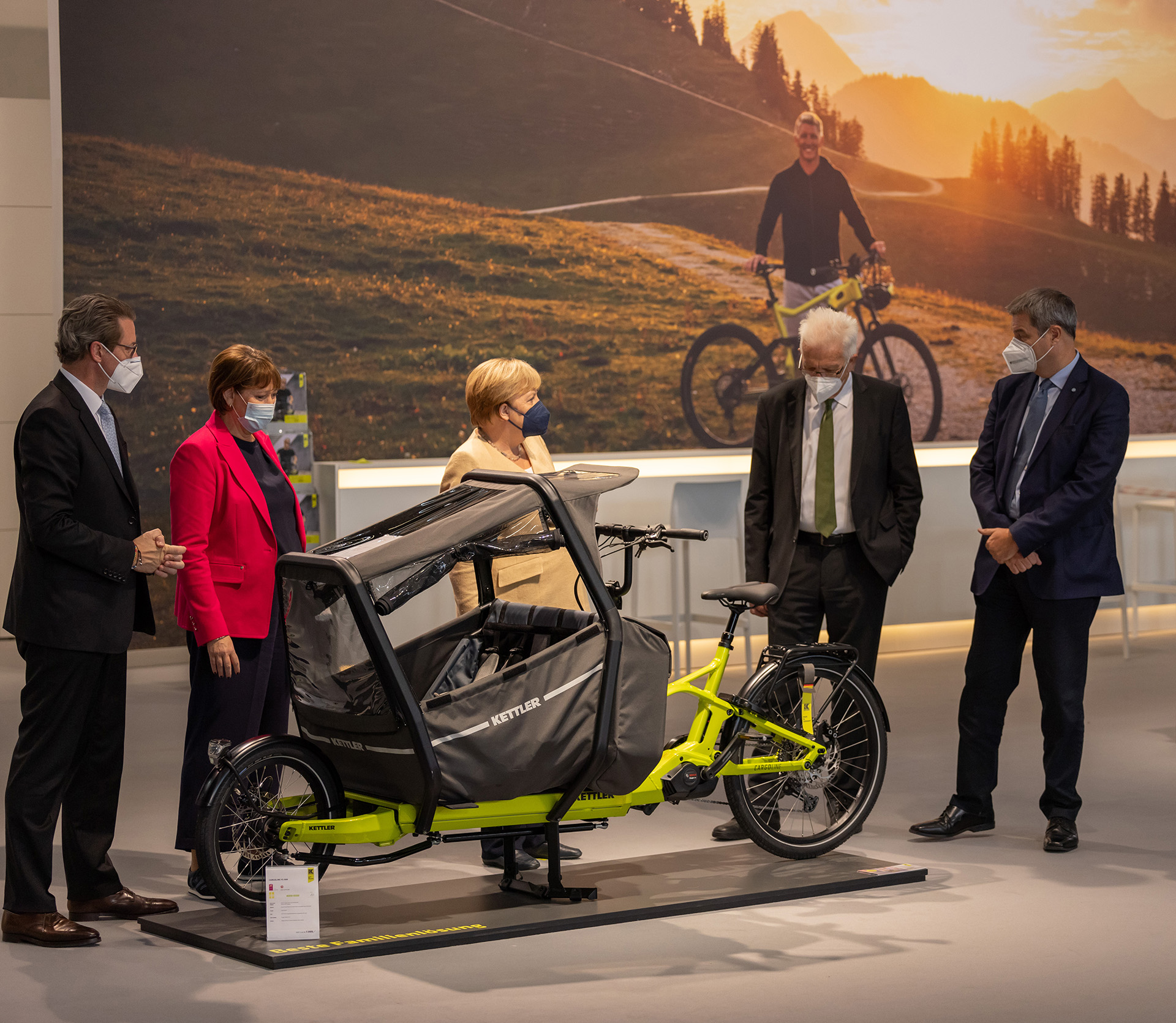 Bundeskanzlerin Merkel besucht KETTLER Alu-Rad auf der IAA Mobility